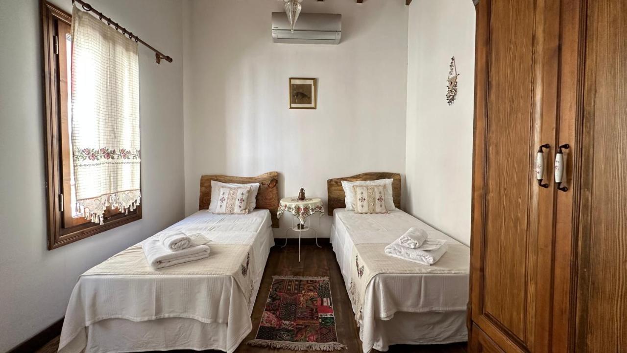 Cunda Konak Nazimaki Ayvalı Esterno foto